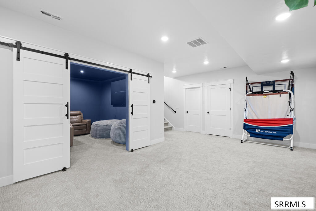 954 E 1100 N Property Photo 56