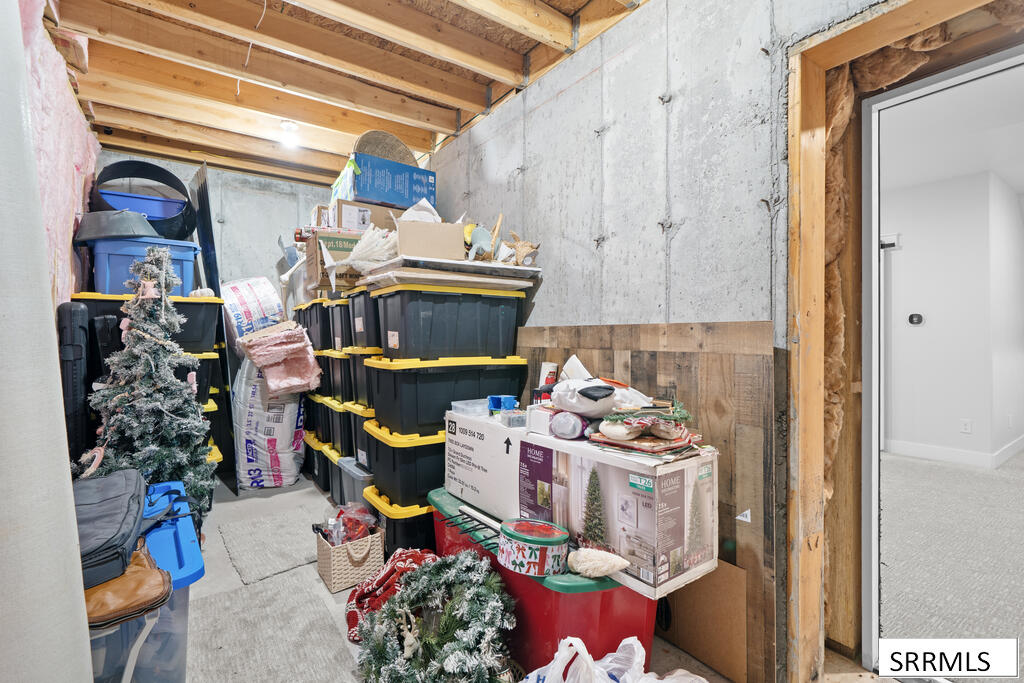 954 E 1100 N Property Photo 73