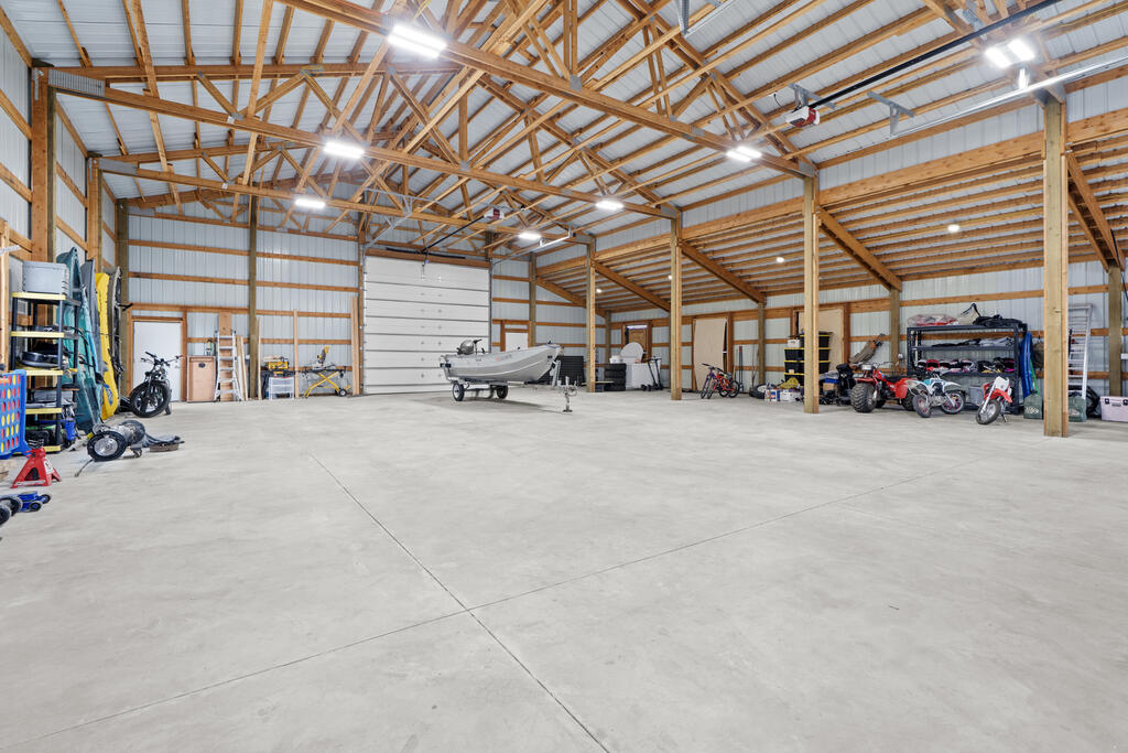 954 E 1100 N Property Photo 81