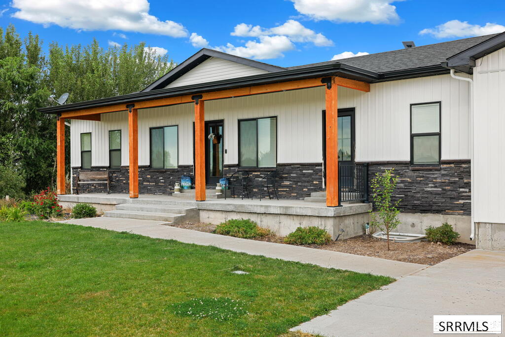3819 E 420 N Property Photo 5