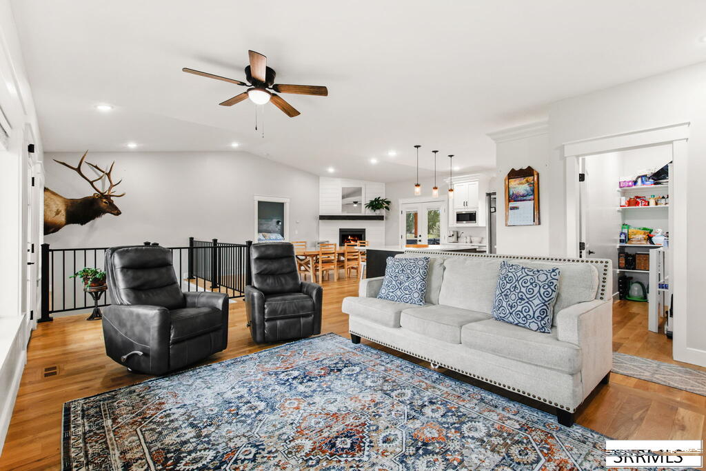 3819 E 420 N Property Photo 12