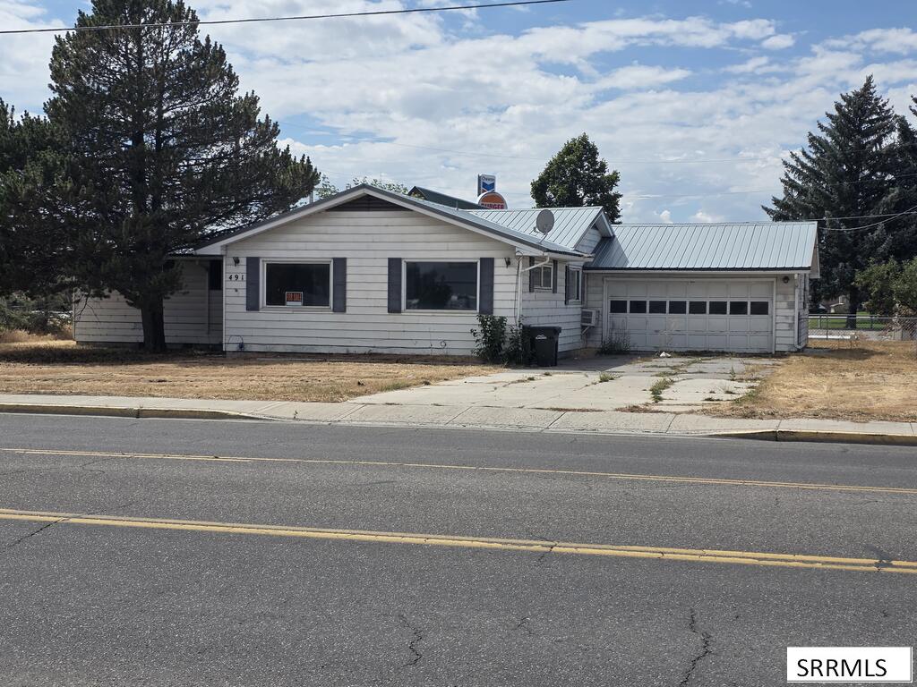 491 N Meridian Street Property Photo 1