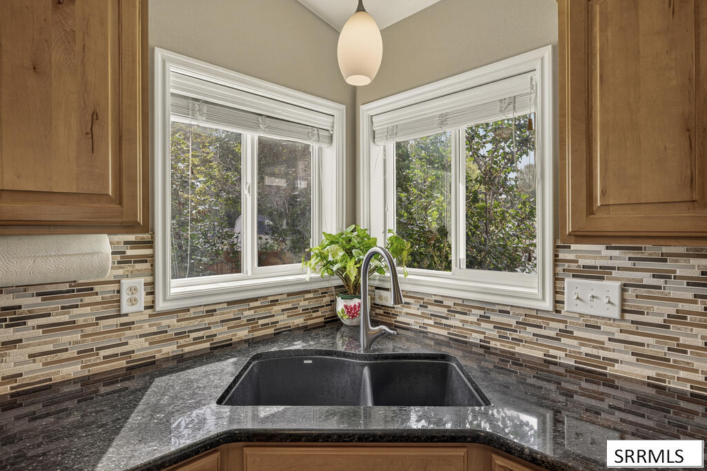 4224 Forest Glen Drive Property Photo 12