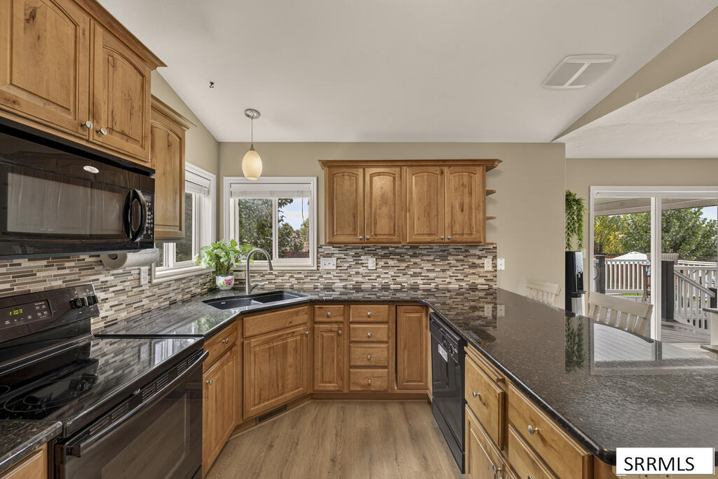 4224 Forest Glen Drive Property Photo 13