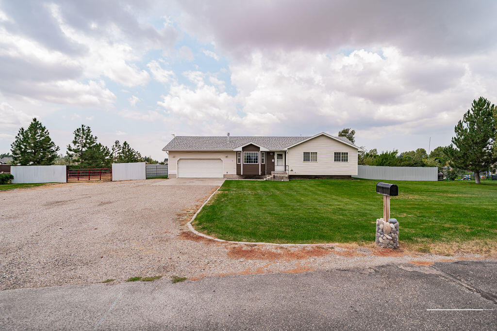 191 N 3990 E Property Photo 3