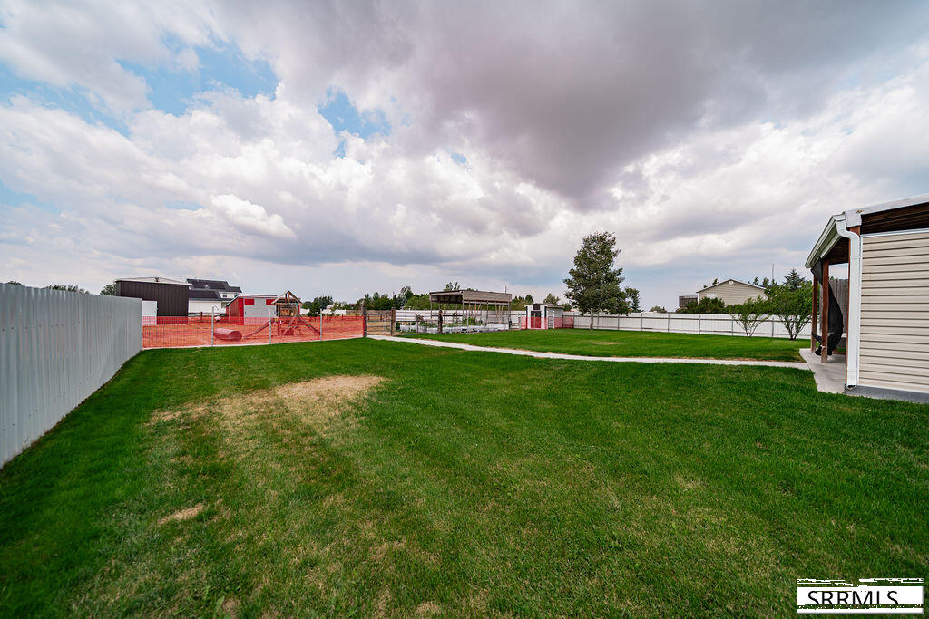 191 N 3990 E Property Photo 59