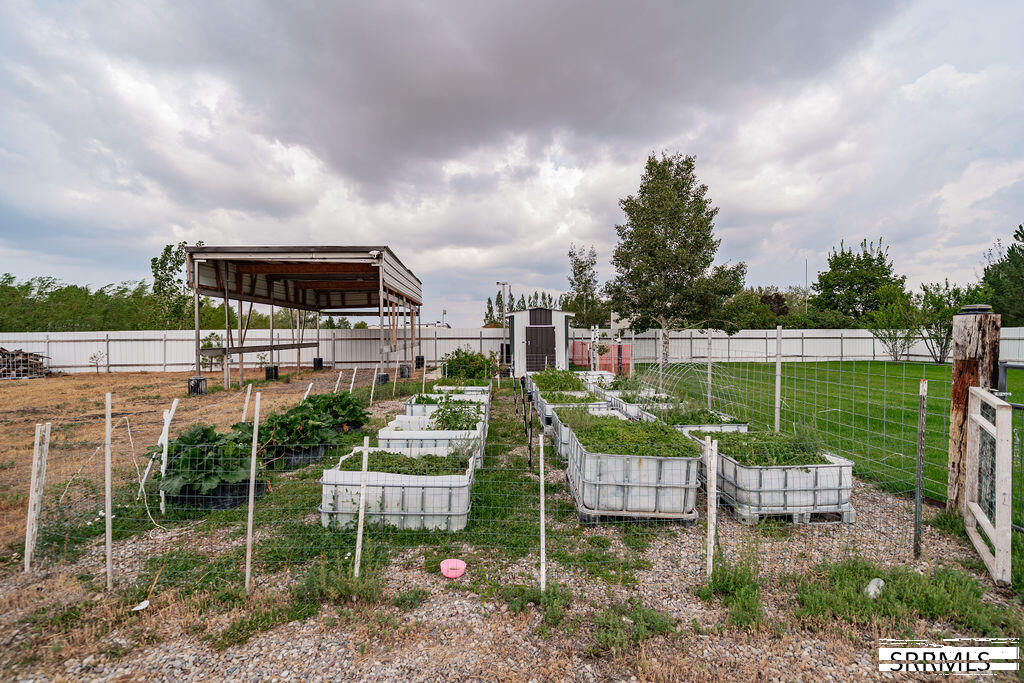 191 N 3990 E Property Photo 61