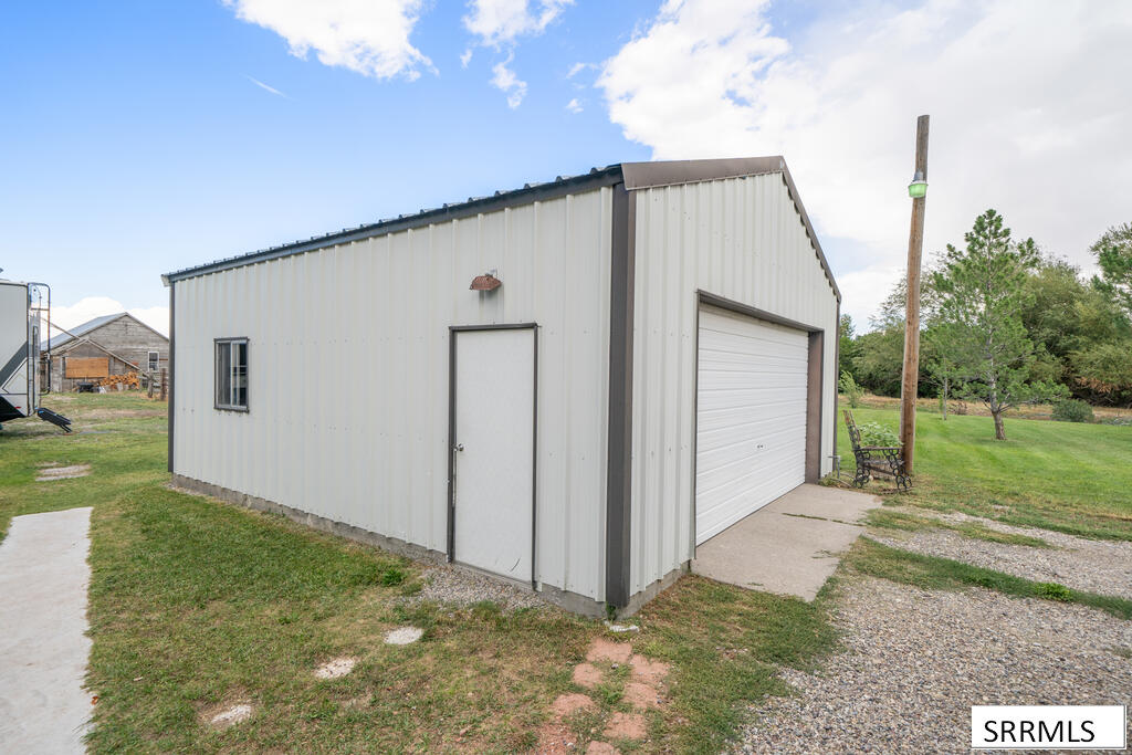 3363 E 81 N Property Photo 2