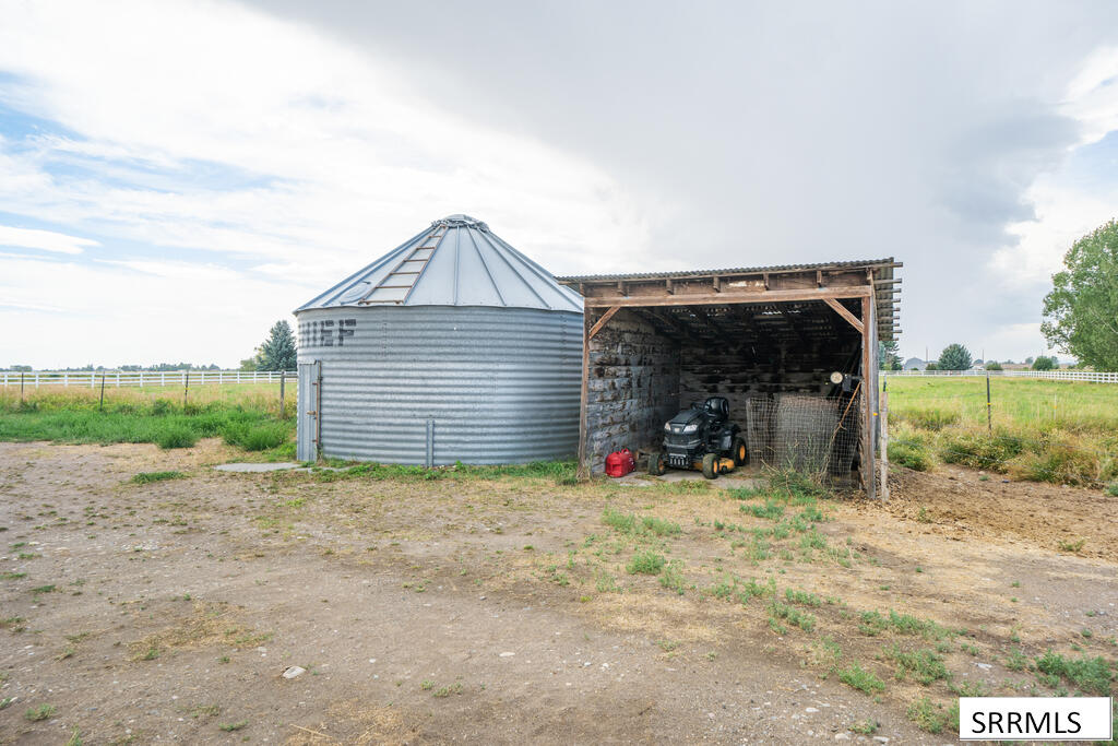 3363 E 81 N Property Photo 34