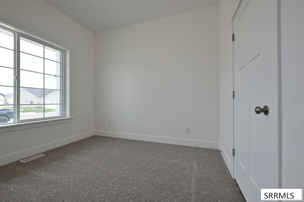 6880 Bronson Drive Property Photo 8