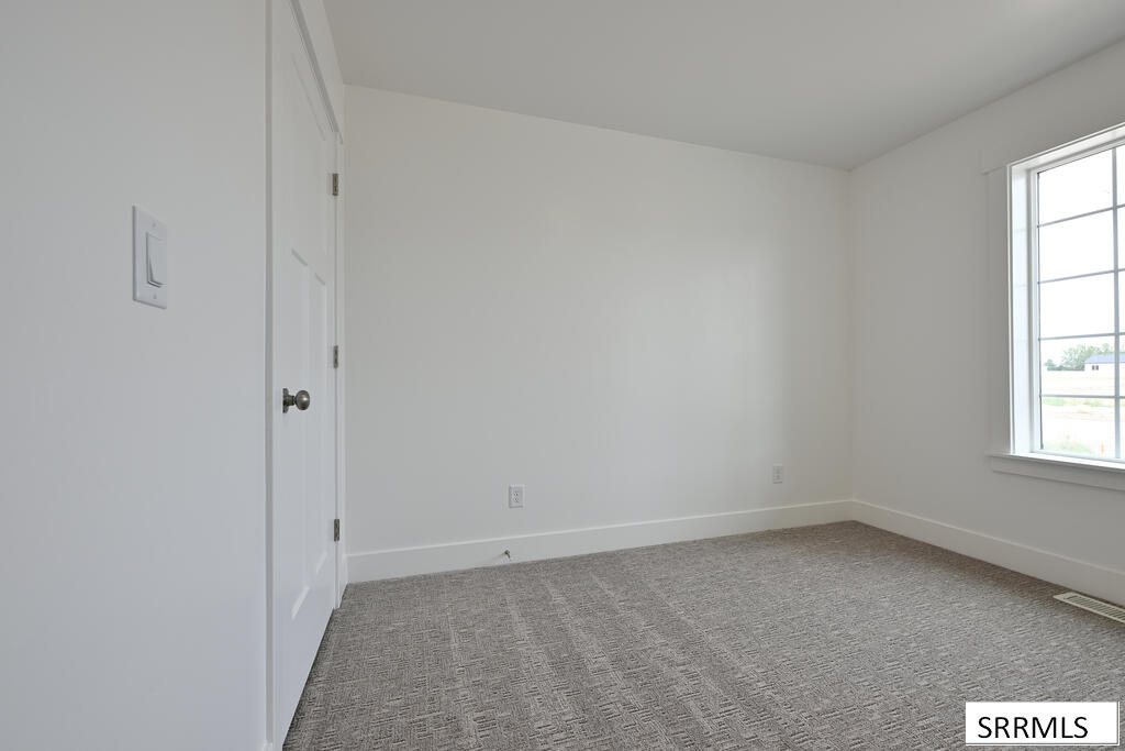 6880 Bronson Drive Property Photo 9