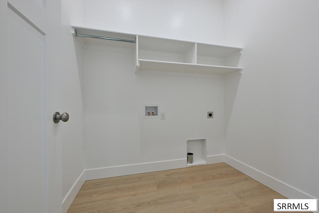 6880 Bronson Drive Property Photo 11