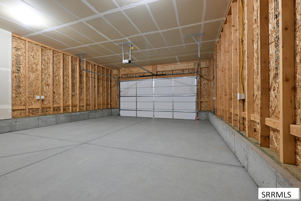 6880 Bronson Drive Property Photo 15