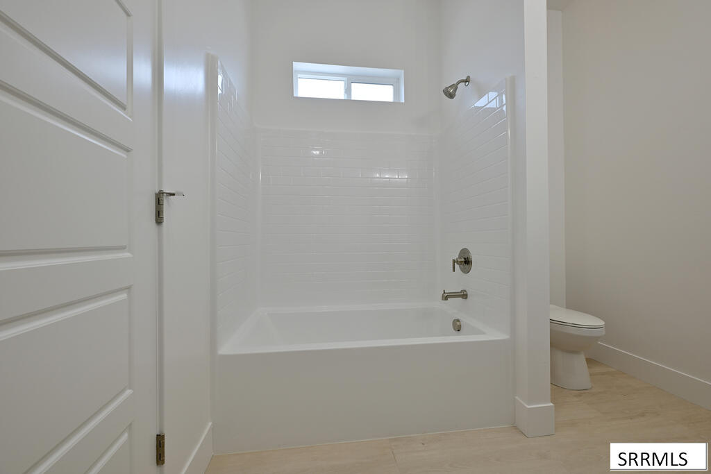 6902 Bronson Drive Property Photo 6