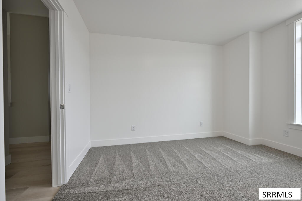 6902 Bronson Drive Property Photo 9