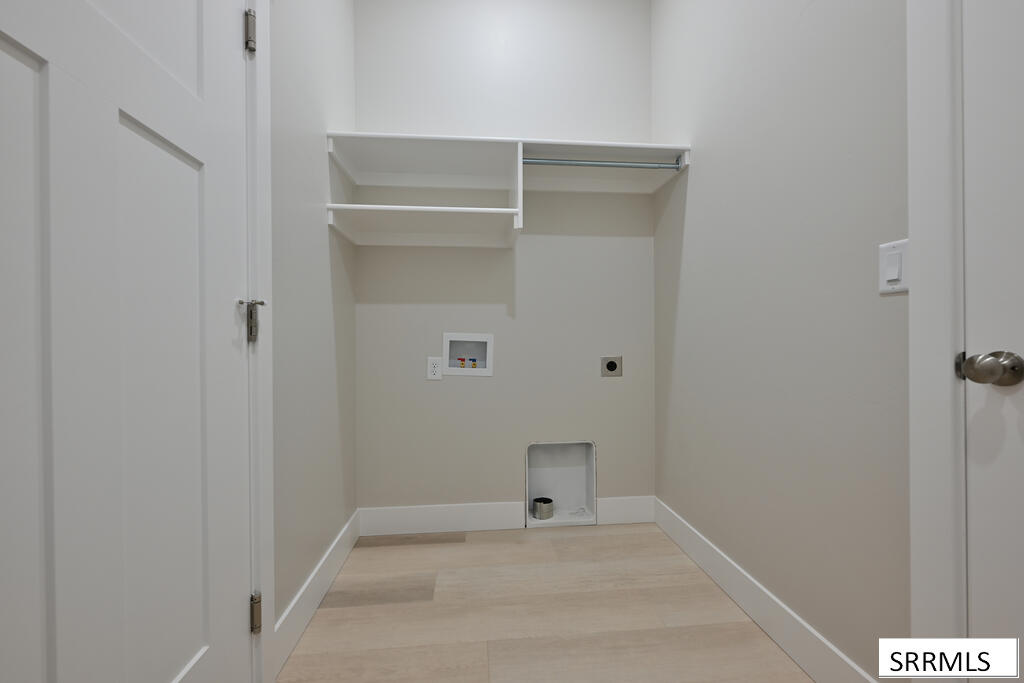 6902 Bronson Drive Property Photo 12