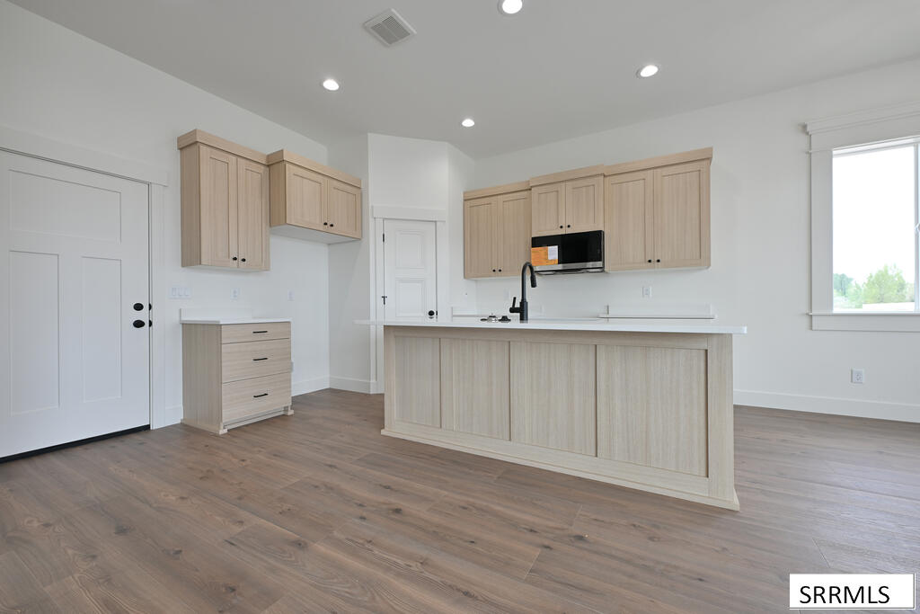 6951 Millbrook Drive Property Photo 3