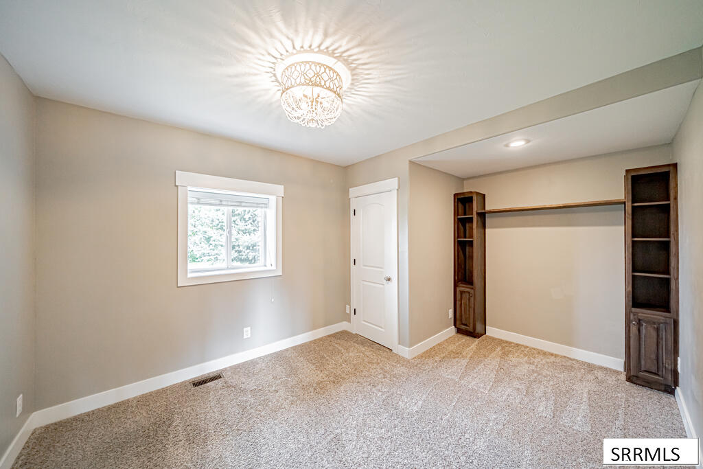 402 S 1100 W Property Photo 28