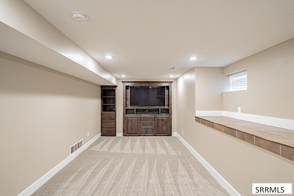 402 S 1100 W Property Photo 54