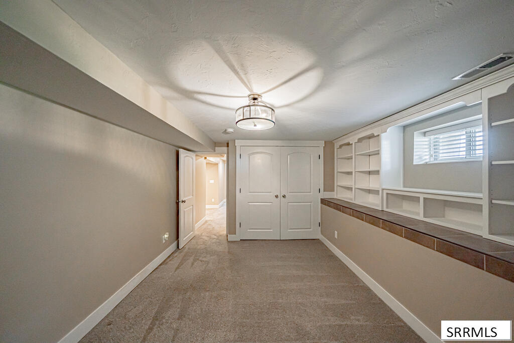 402 S 1100 W Property Photo 58