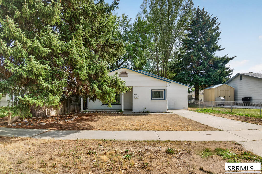 224 E Center Street Property Photo 3