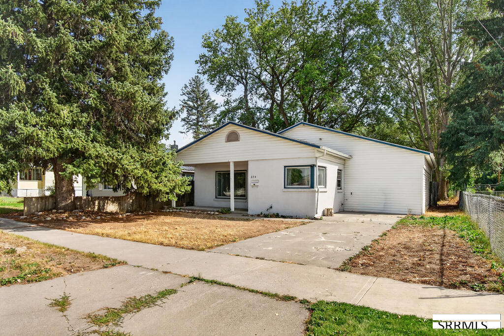 224 E Center Street Property Photo 4