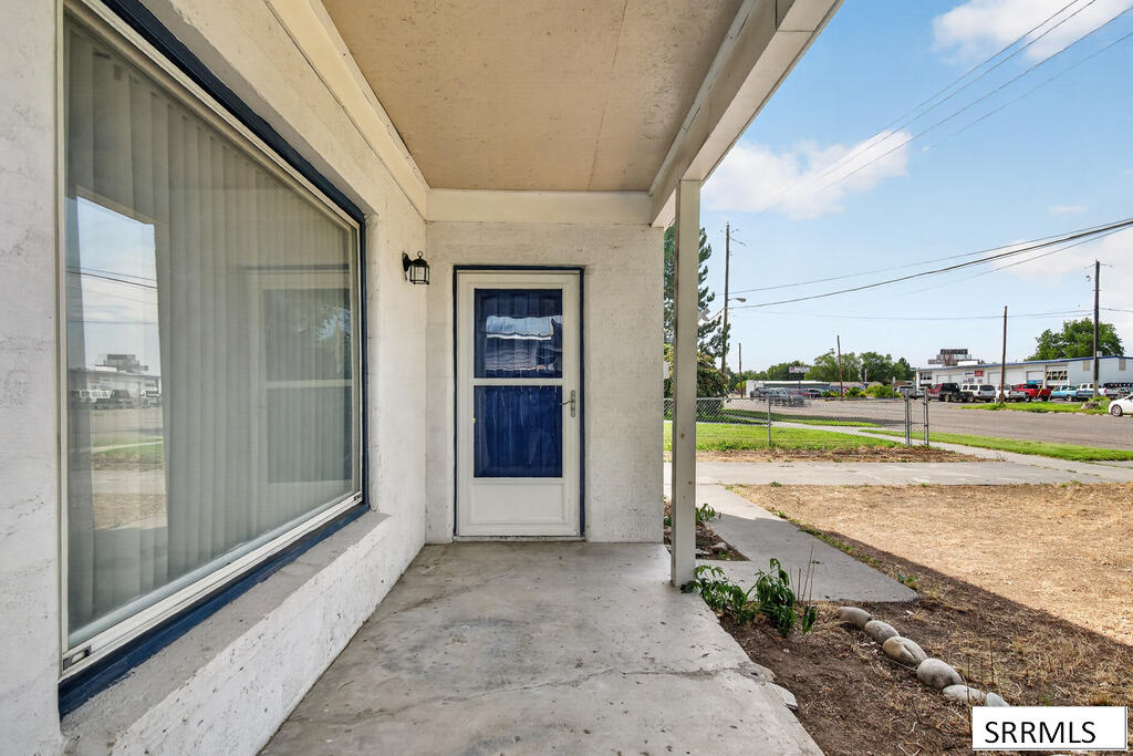 224 E Center Street Property Photo 5