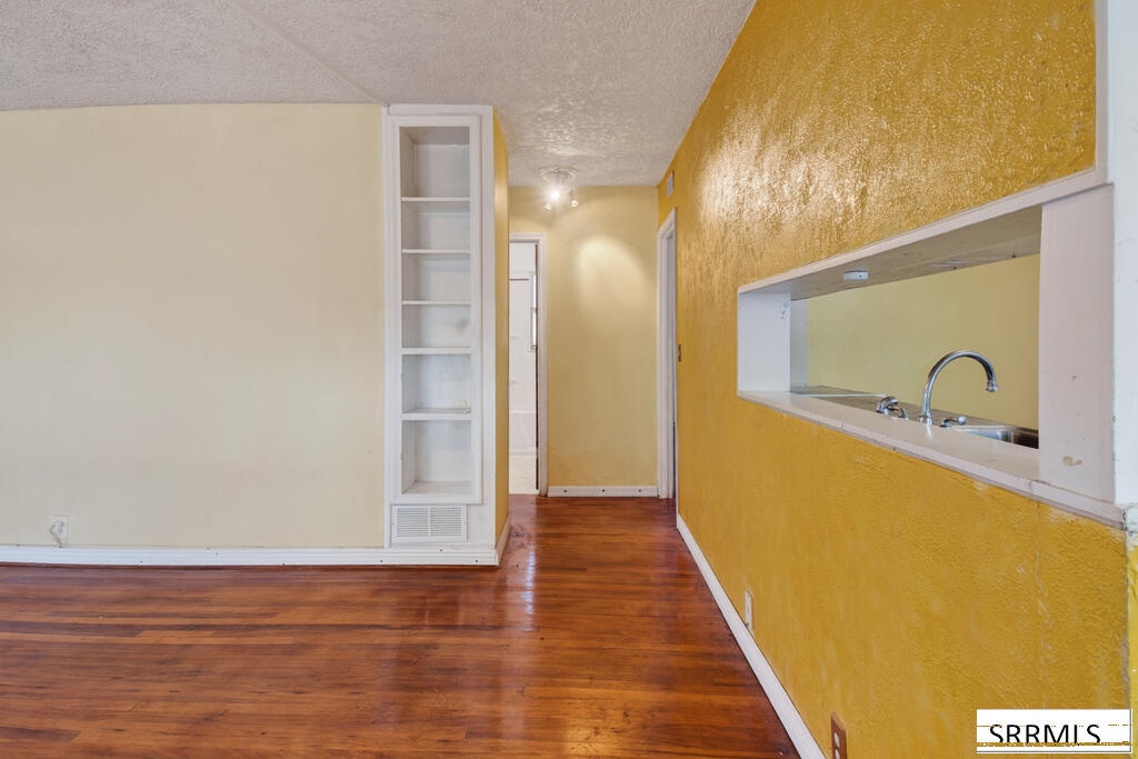 224 E Center Street Property Photo 18