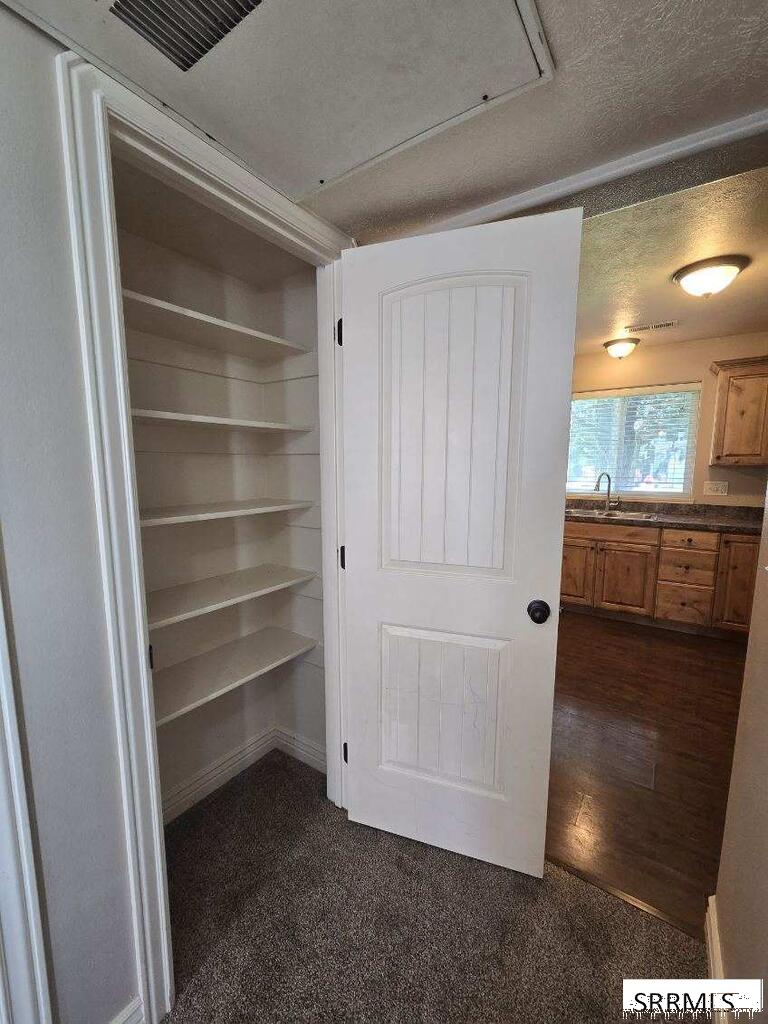 446 W 6th S # 609 Property Photo 12