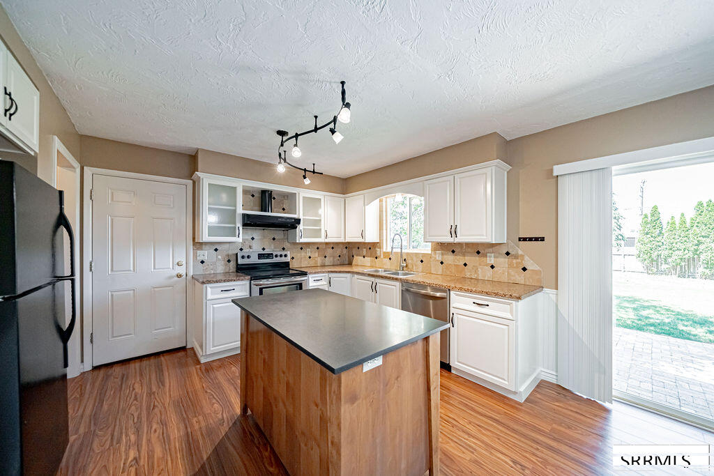 2022 Westbrook Property Photo 14