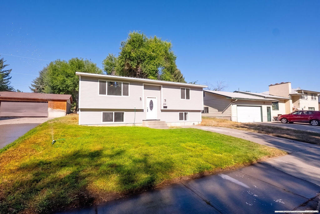975 Blaine Avenue Property Photo 3