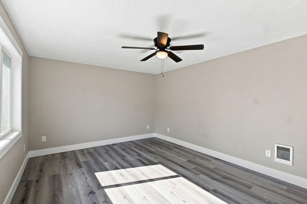 975 Blaine Avenue Property Photo 7