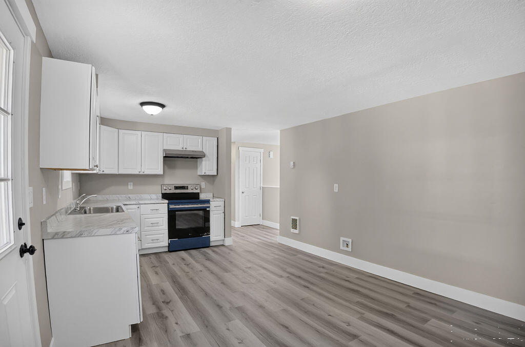 975 Blaine Avenue Property Photo 14