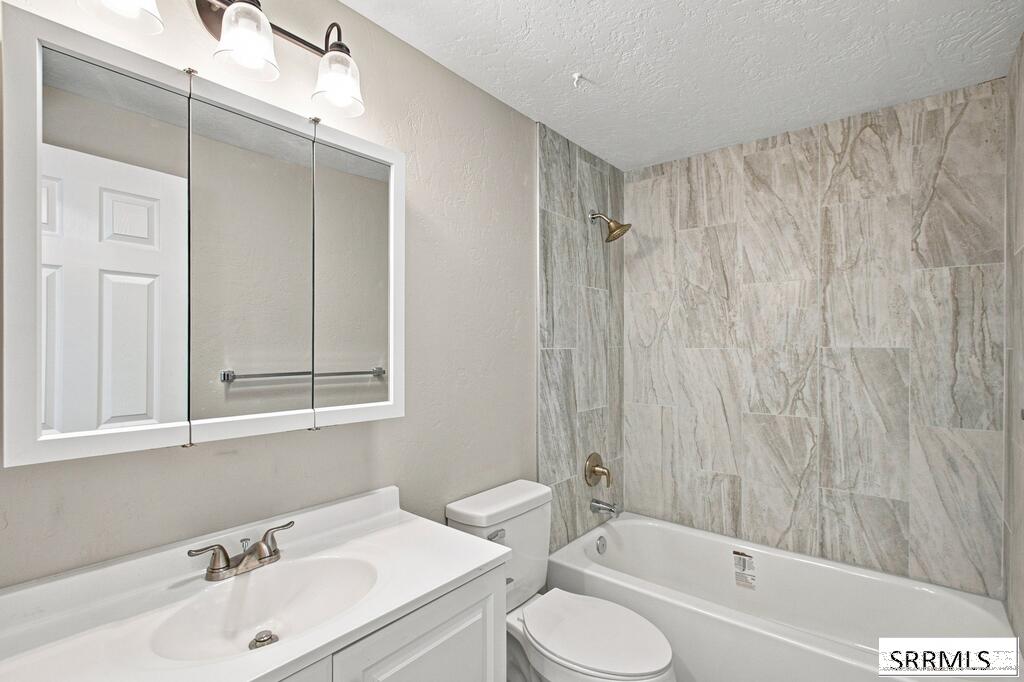 975 Blaine Avenue Property Photo 16