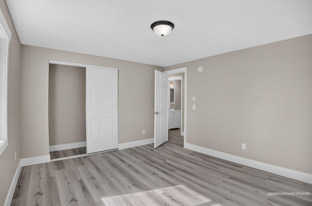 975 Blaine Avenue Property Photo 22