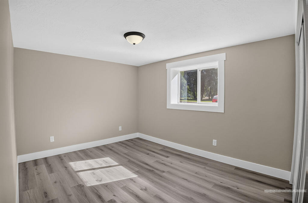 975 Blaine Avenue Property Photo 28