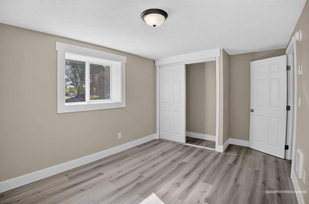 975 Blaine Avenue Property Photo 29