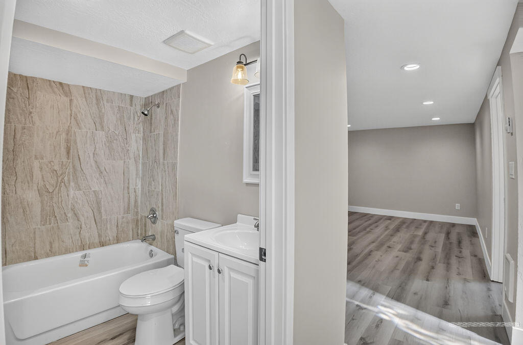 975 Blaine Avenue Property Photo 31