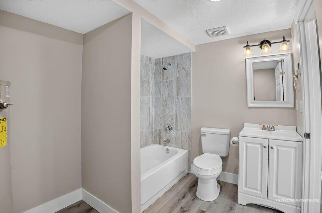 975 Blaine Avenue Property Photo 33
