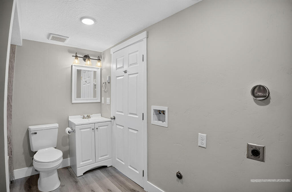 975 Blaine Avenue Property Photo 34