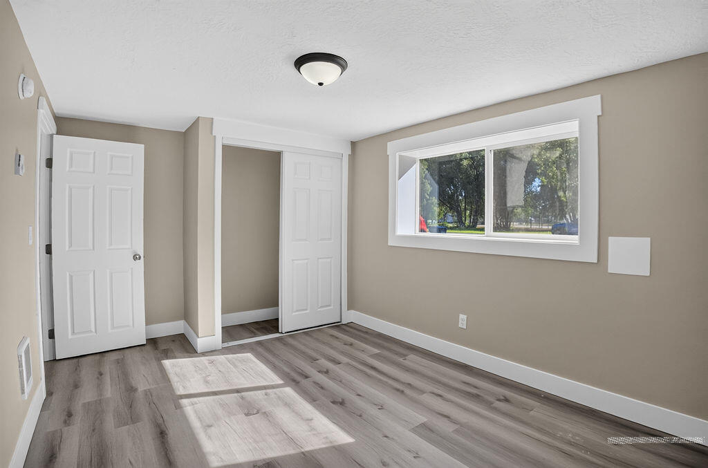 975 Blaine Avenue Property Photo 37
