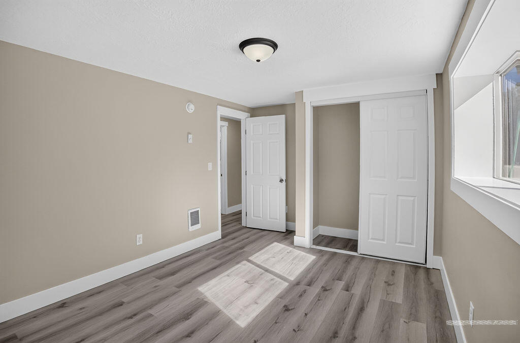 975 Blaine Avenue Property Photo 38