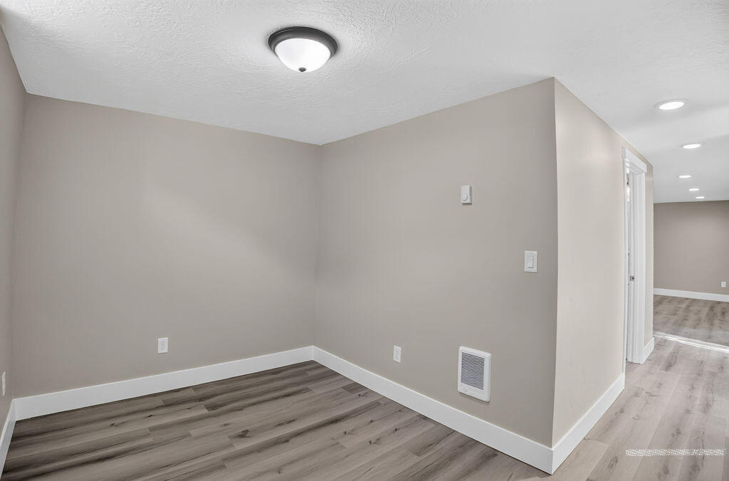 975 Blaine Avenue Property Photo 39