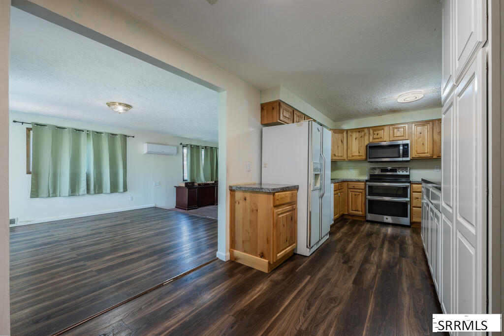 385 Berrett Avenue Property Photo 3