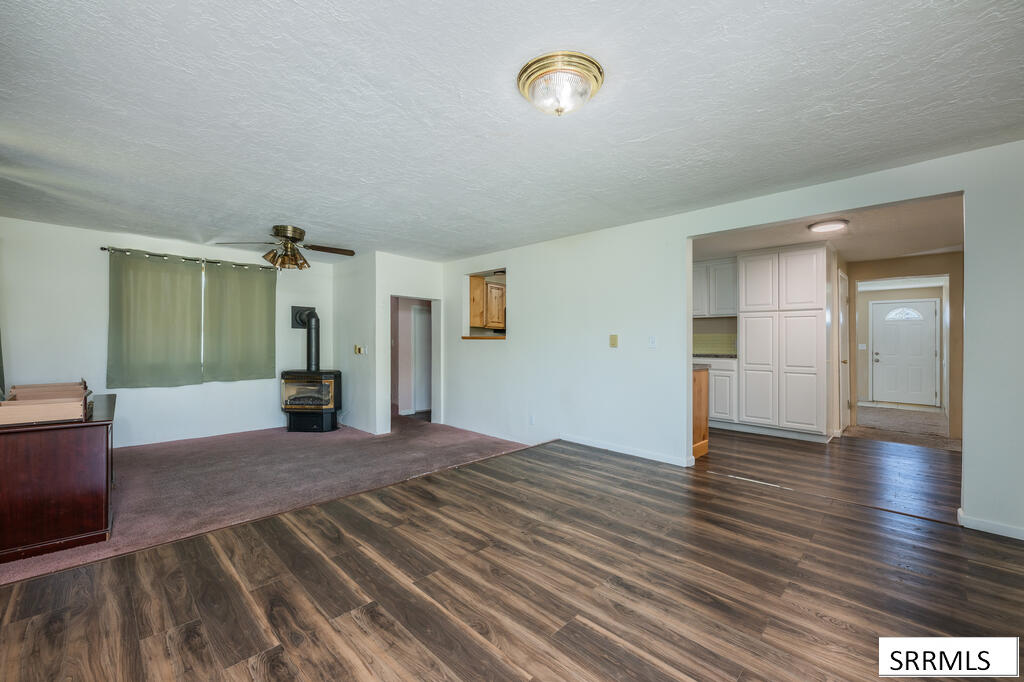 385 Berrett Avenue Property Photo 6