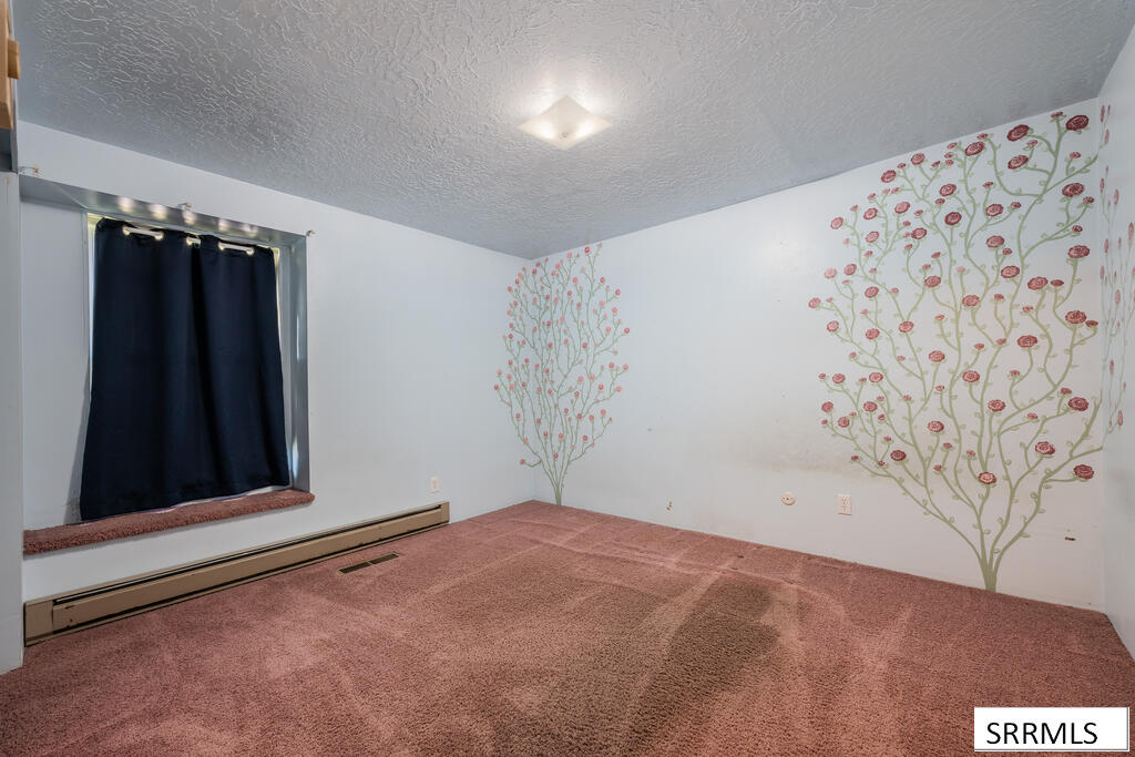 385 Berrett Avenue Property Photo 8