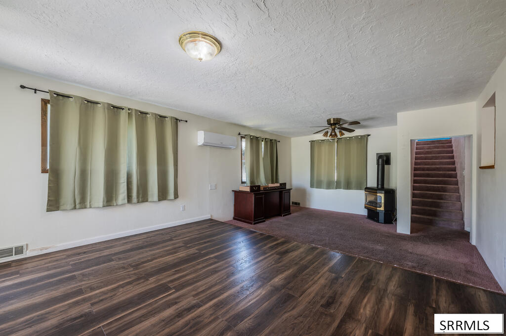385 Berrett Avenue Property Photo 20