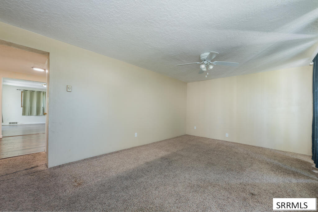 385 Berrett Avenue Property Photo 27