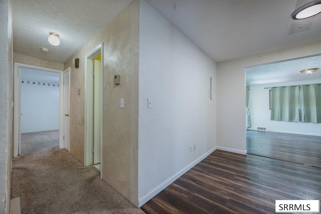385 Berrett Avenue Property Photo 28
