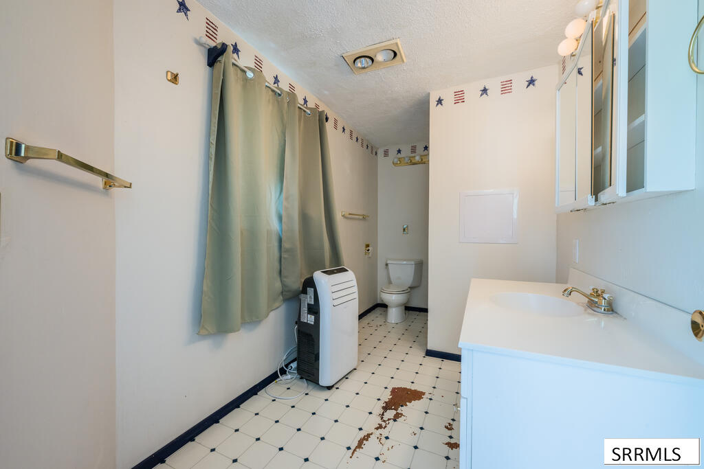 385 Berrett Avenue Property Photo 30